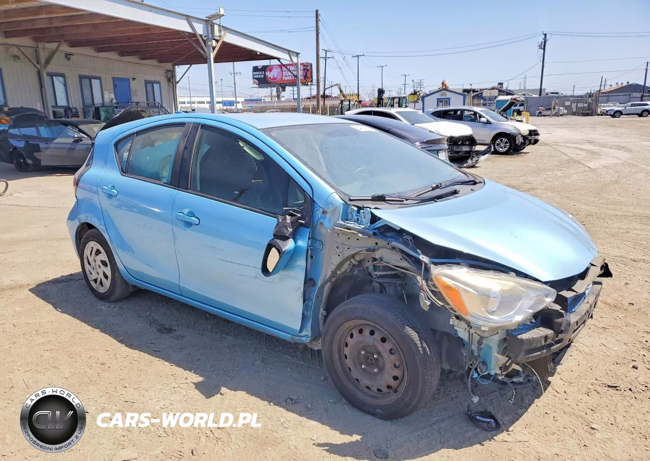 2016 Toyota Prius C Two VIN:JTDKDTB3XG1137649 - 4