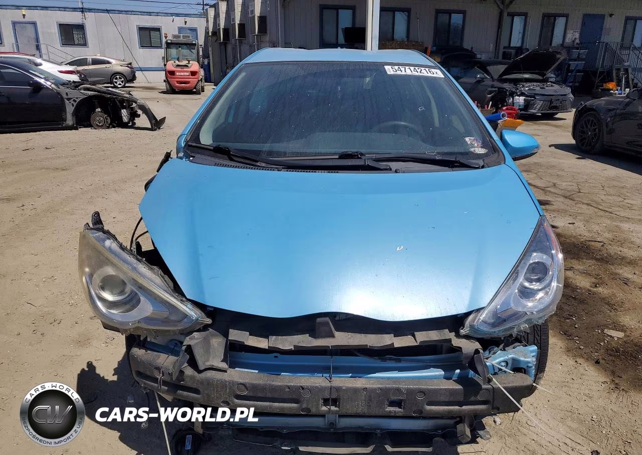 2016 Toyota Prius C Two VIN:JTDKDTB3XG1137649 - 5