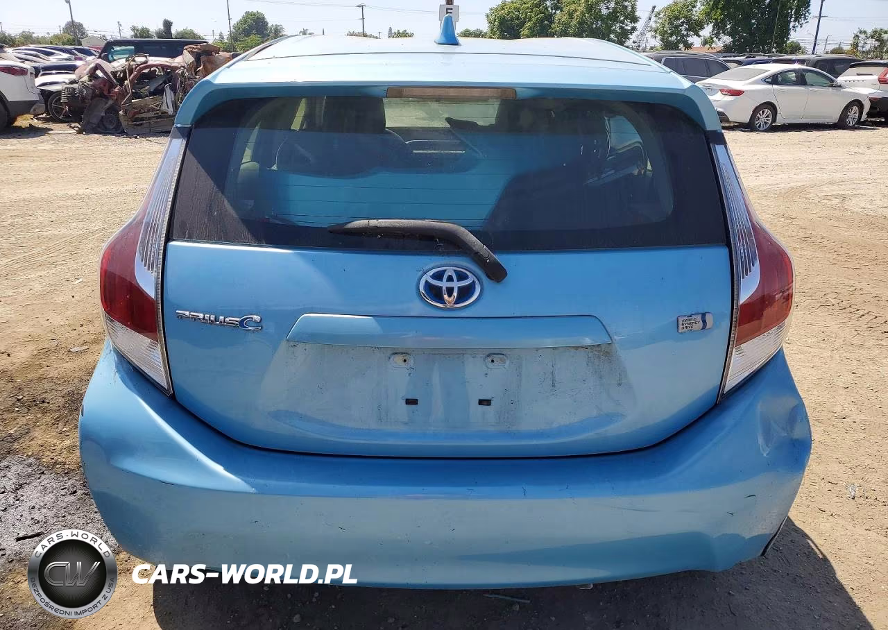 2016 Toyota Prius C Two VIN:JTDKDTB3XG1137649 - 6