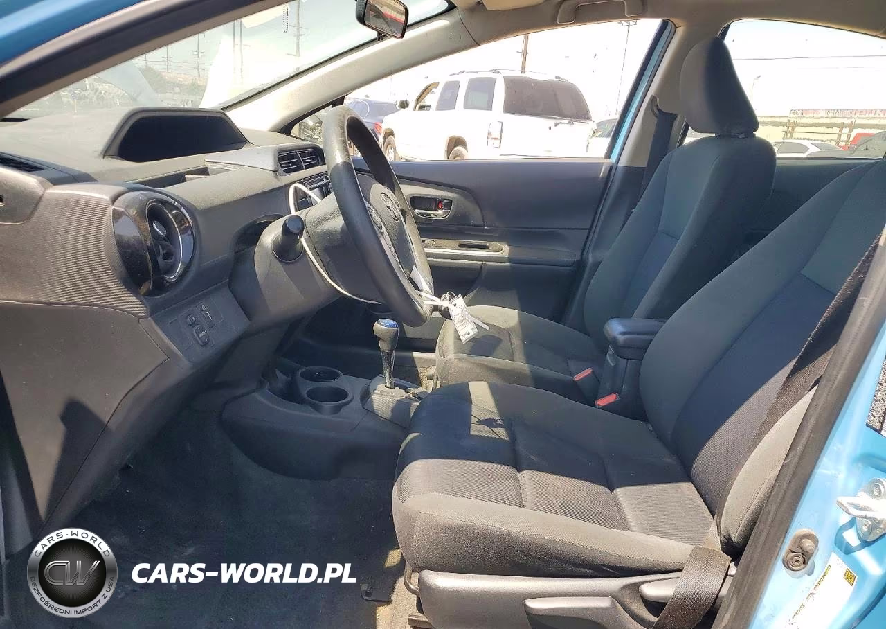 2016 Toyota Prius C Two VIN:JTDKDTB3XG1137649 - 7