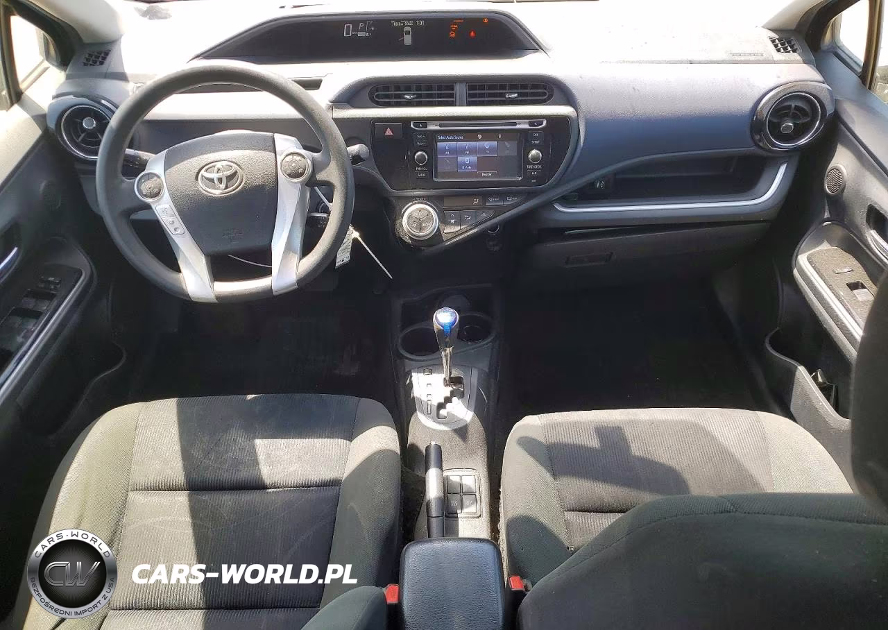 2016 Toyota Prius C Two VIN:JTDKDTB3XG1137649 - 8
