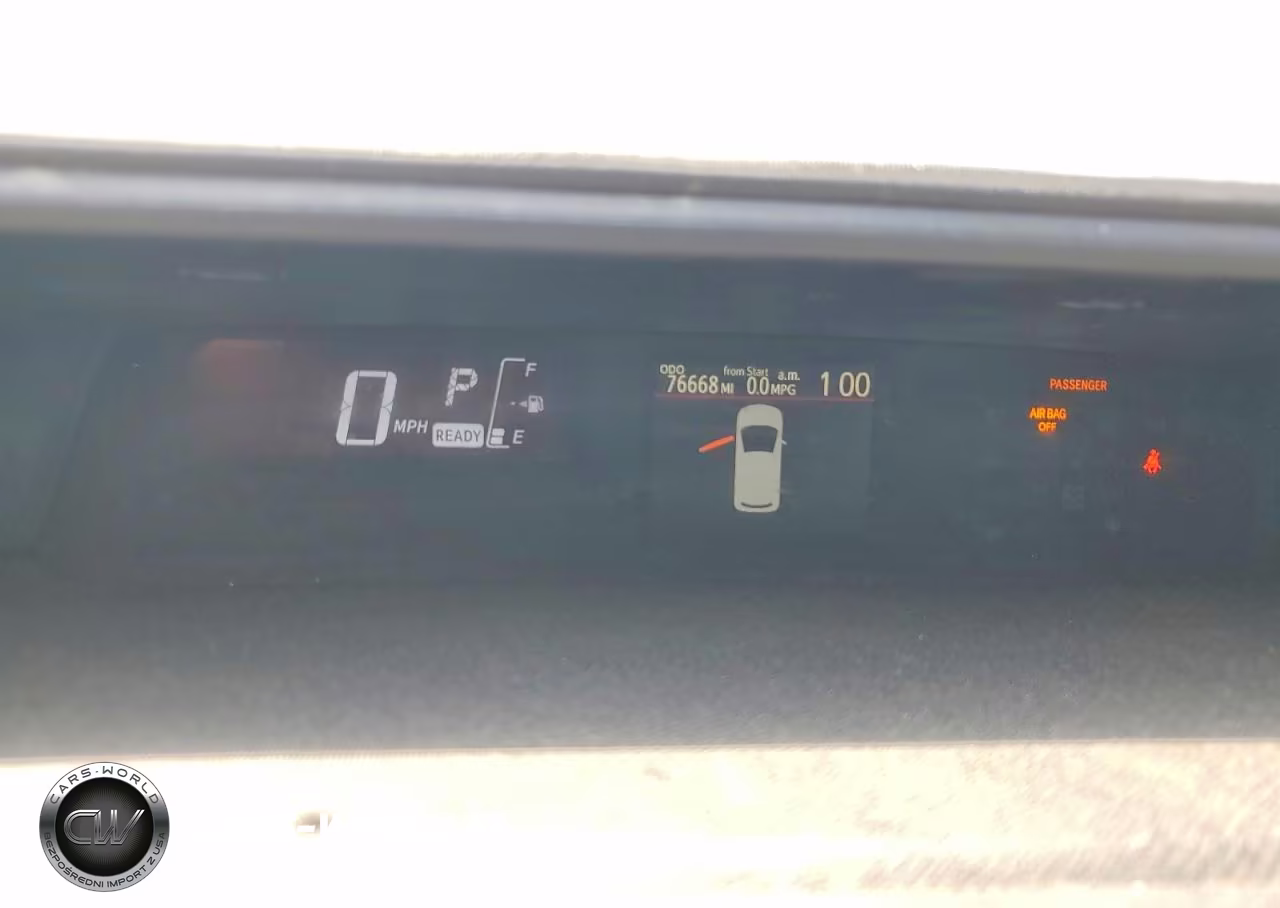 2016 Toyota Prius C Two VIN:JTDKDTB3XG1137649 - 9