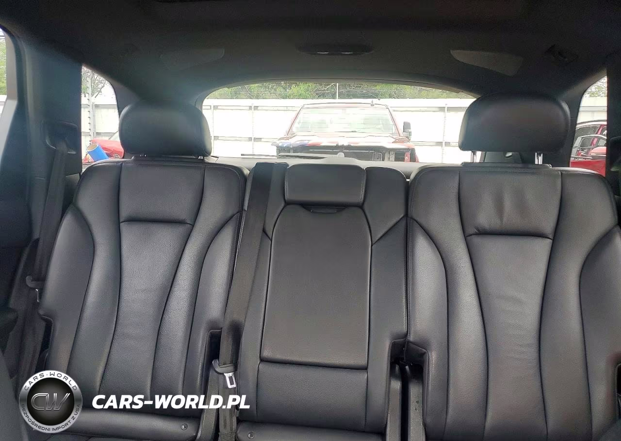 2017 Audi Q7 Premium Plus VIN:WA1LAAF7XHD046731 - 10