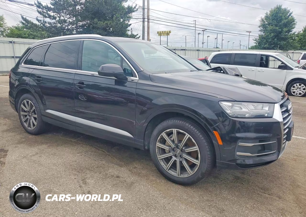 2017 Audi Q7 Premium Plus VIN:WA1LAAF7XHD046731 - 4