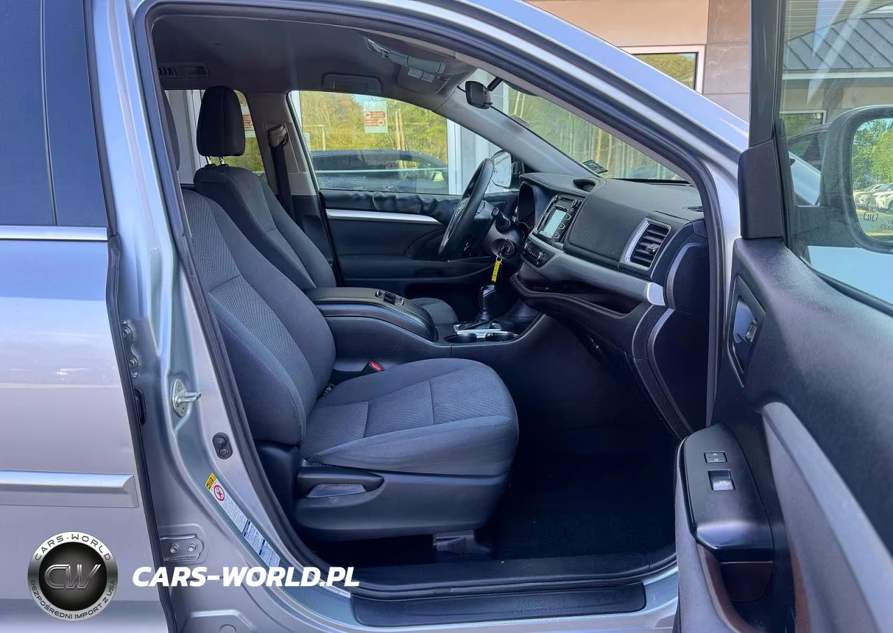 2018 Toyota Highlander Le VIN:5TDBZRFH9JS843564 - 5