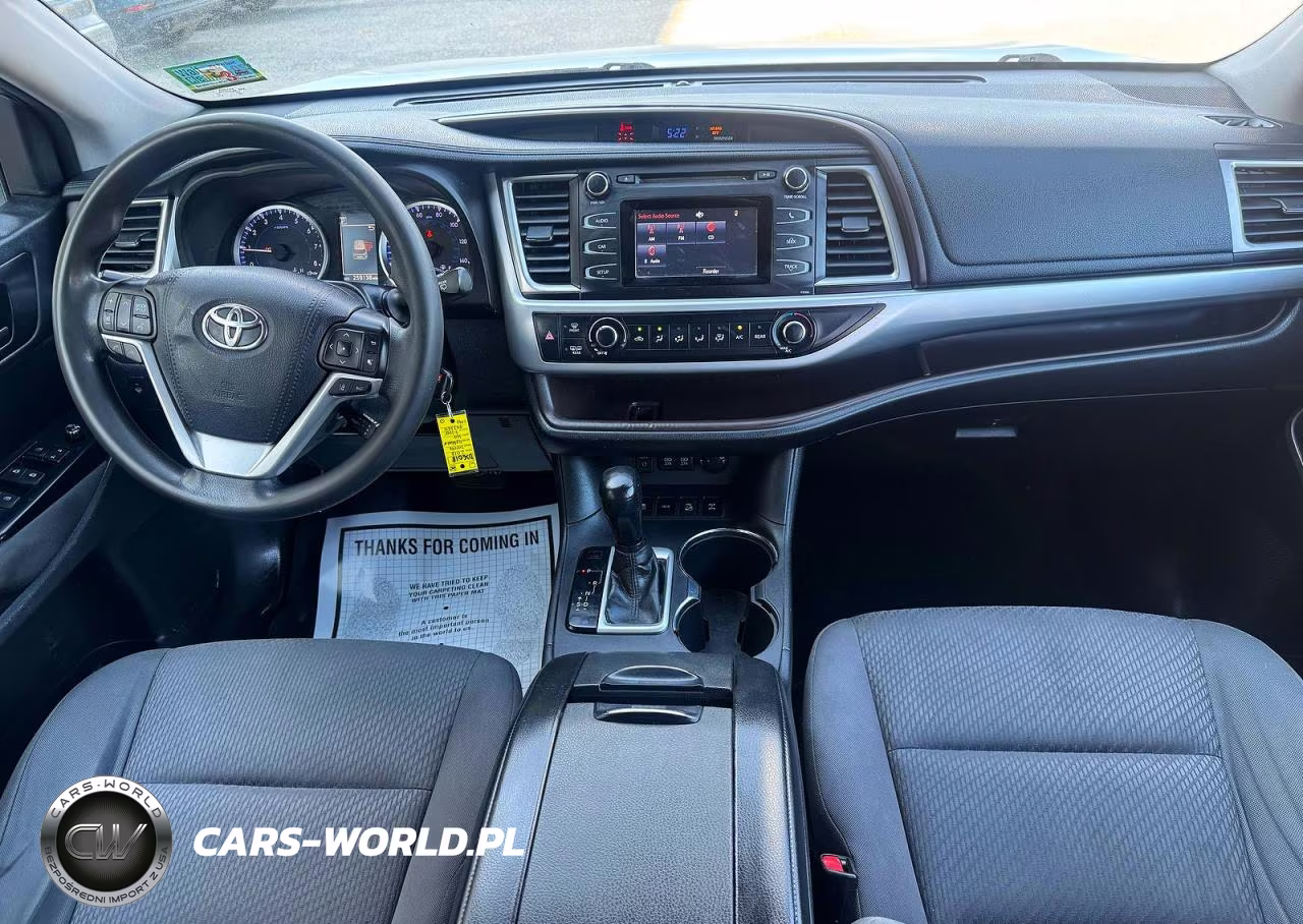 2018 Toyota Highlander Le VIN:5TDBZRFH9JS843564 - 8