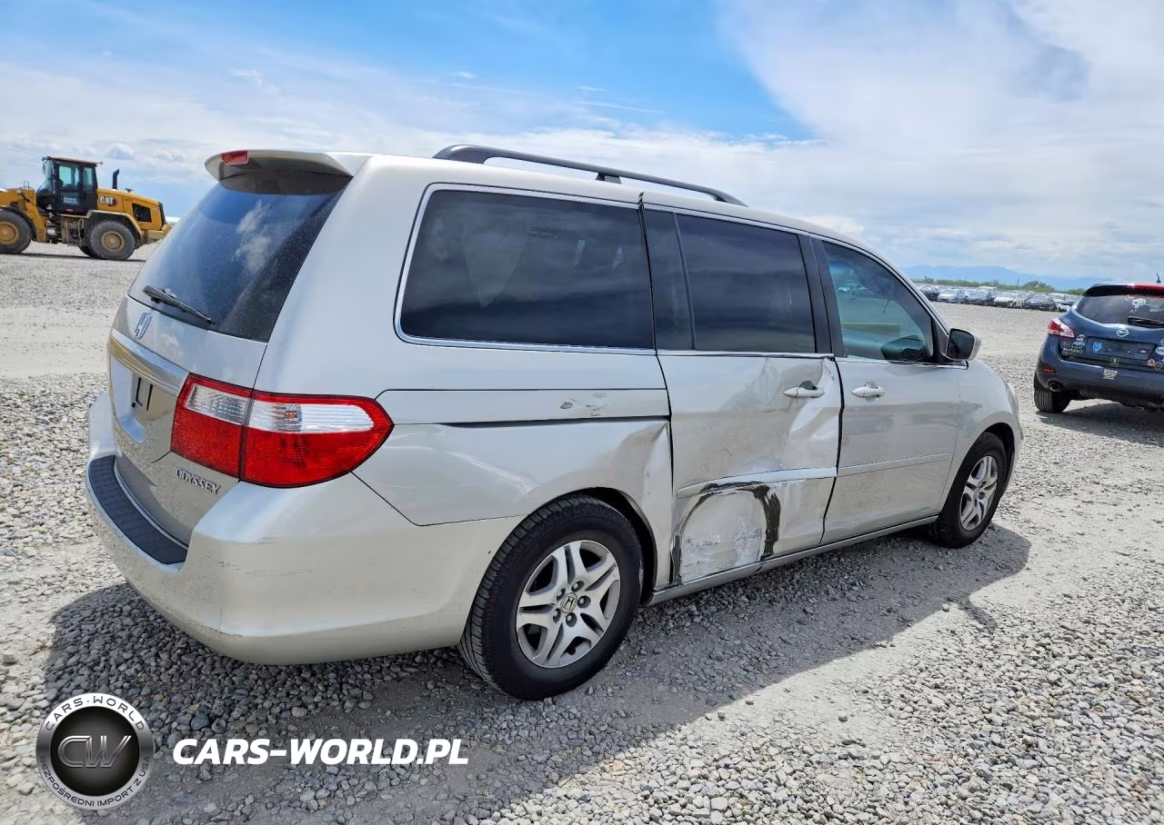 2005 Honda Odyssey Ex VIN:5FNRL38425B040824 - 3