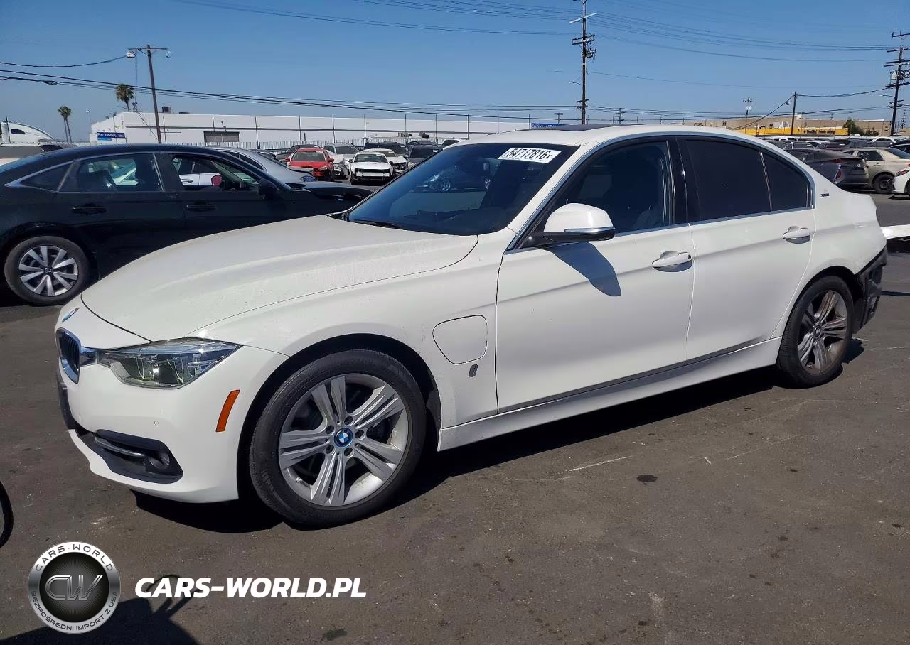 2018 BMW 330E – zdjęcie 1 z 13