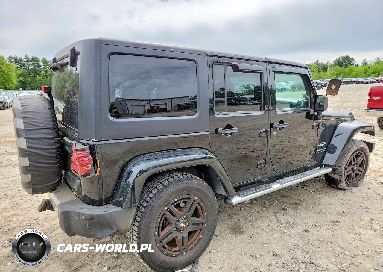 2013 Jeep Wrangler Unlimited Sahara VIN:1C4HJWEGXDL678493 - 3