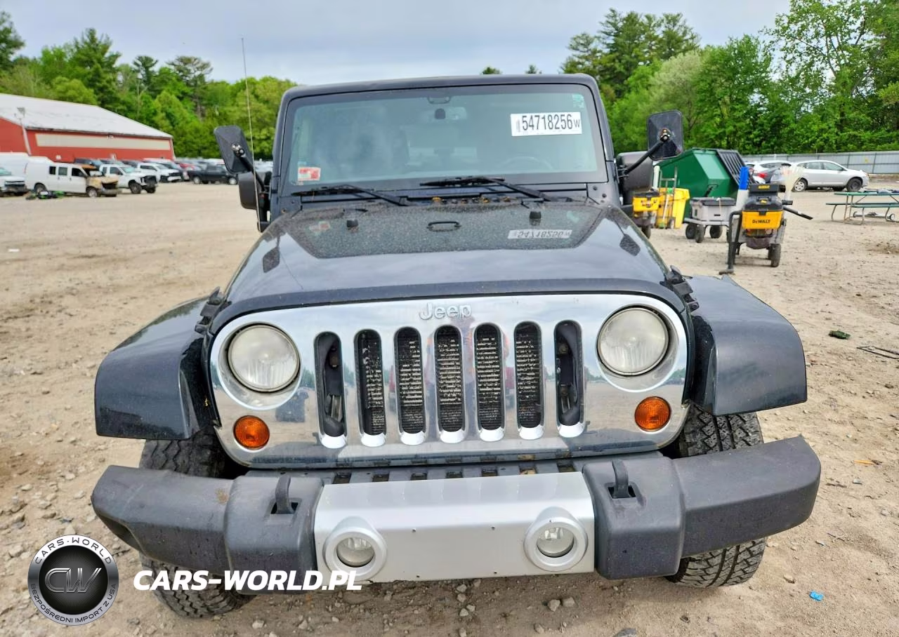 2013 Jeep Wrangler Unlimited Sahara VIN:1C4HJWEGXDL678493 - 5