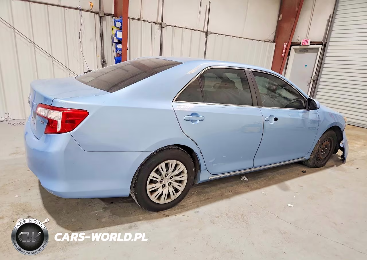2013 Toyota Camry Le VIN:4T4BF1FK1DR279819 - 3