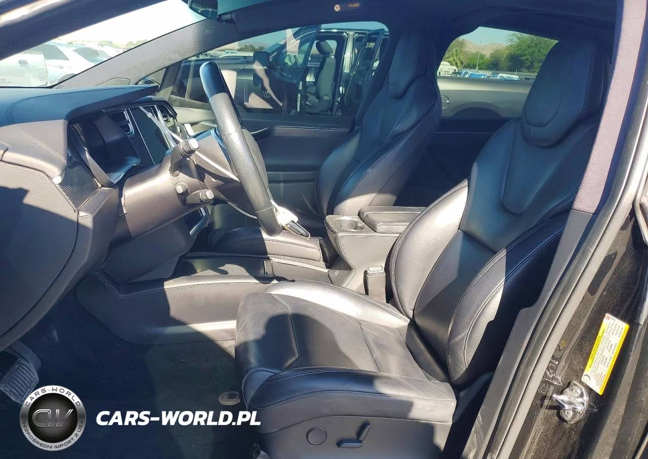 2017 Tesla Model X VIN:5YJXCDE27HF070180 - 7