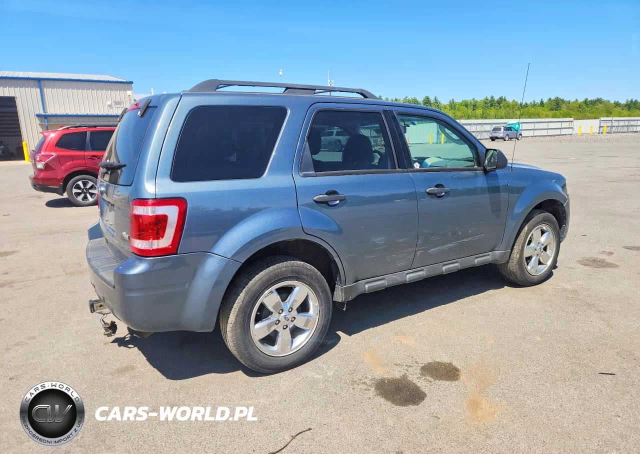 2012 Ford Escape Xlt VIN:1FMCU9DG3CKA89824 - 3