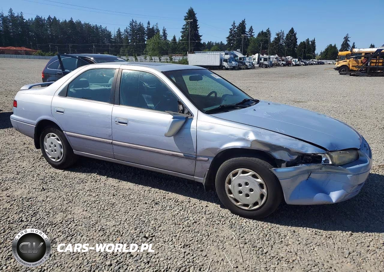 1997 Toyota Camry Le VIN:JT2BG22KXV0055134 - 4