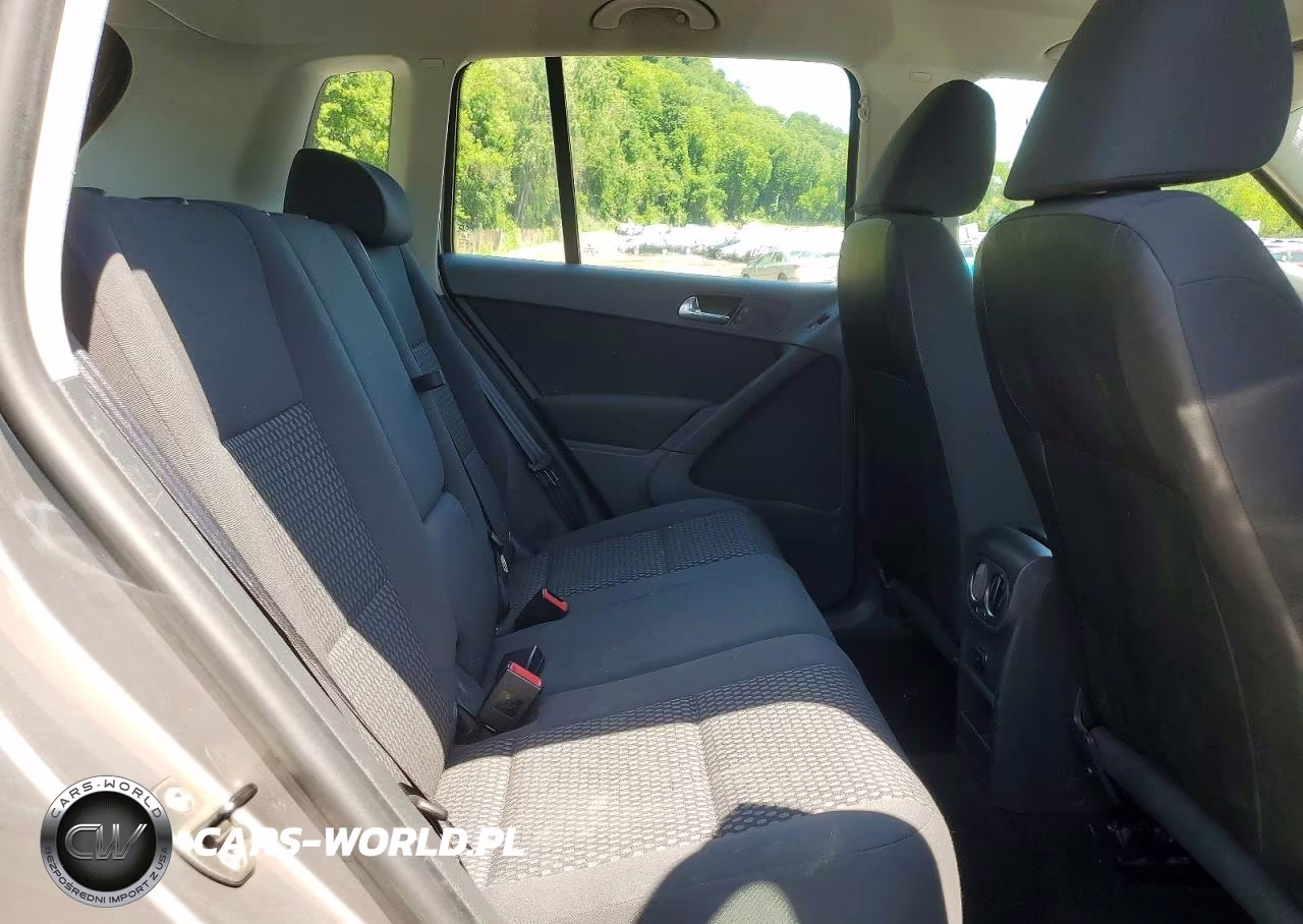 2011 Volkswagen Tiguan S VIN:WVGBV7AX2BW513034 - 11