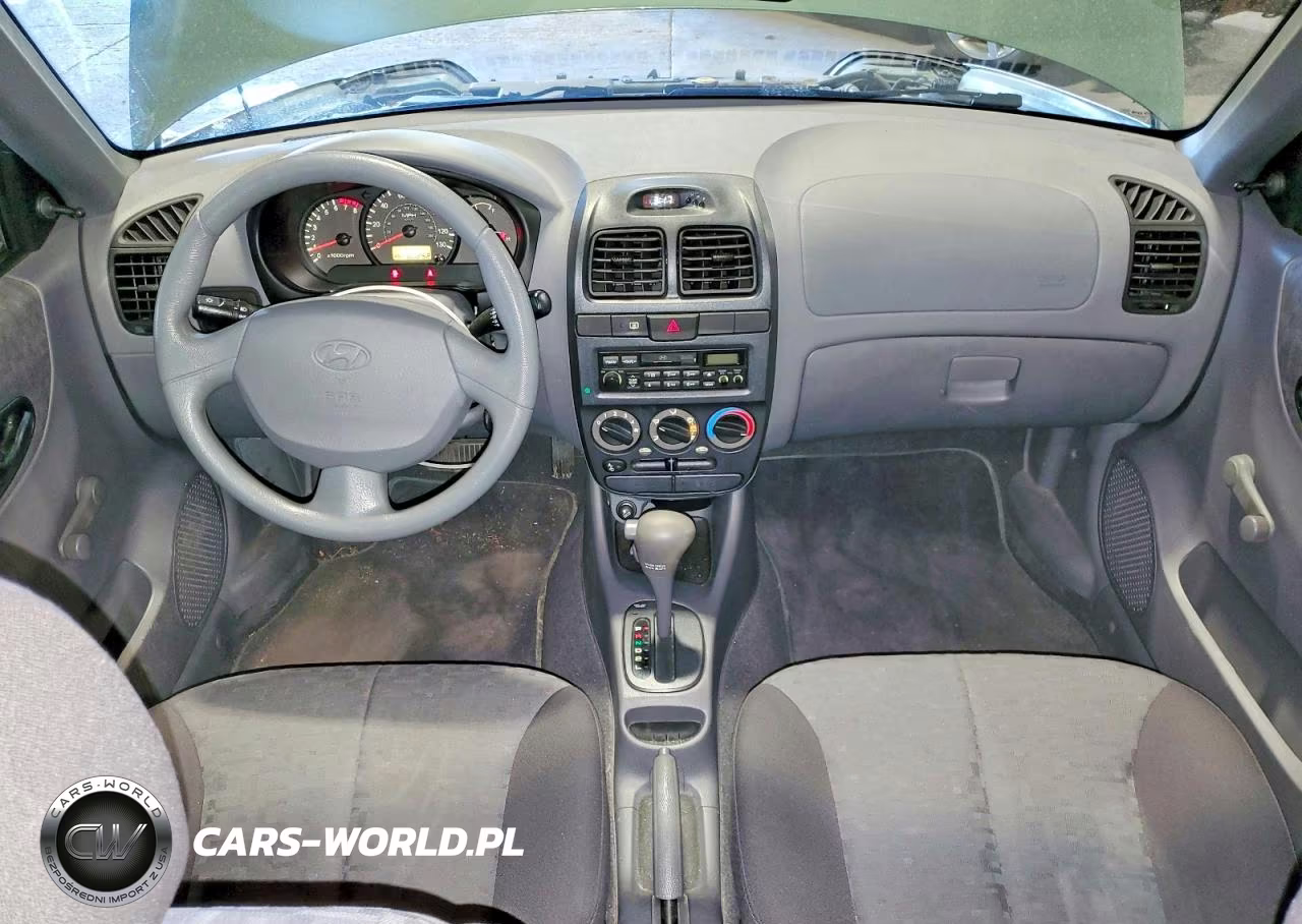 2005 Hyundai Accent Gl VIN:KMHCG45C45U583493 - 8