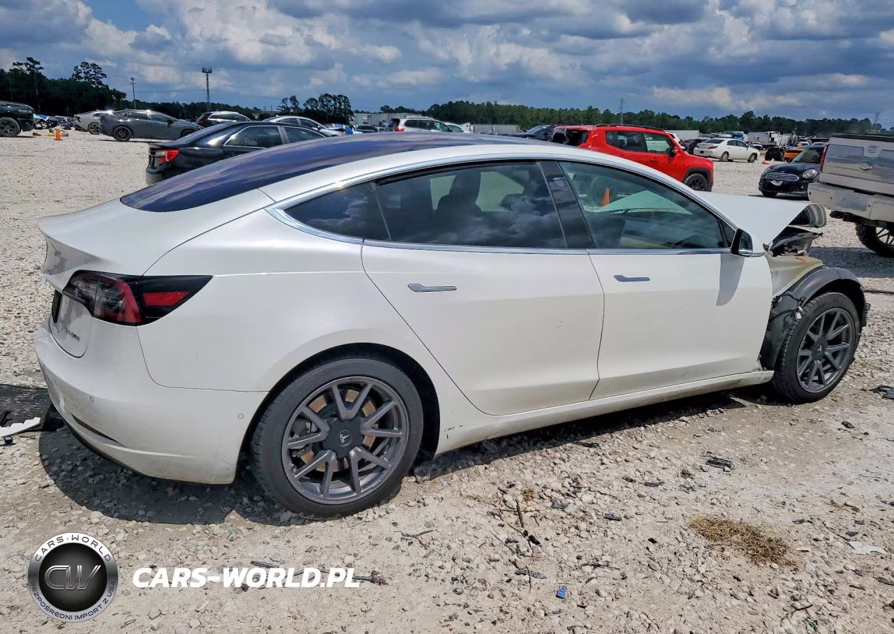 2018 Tesla Model 3 VIN:5YJ3E1EB6JF178948 - 3