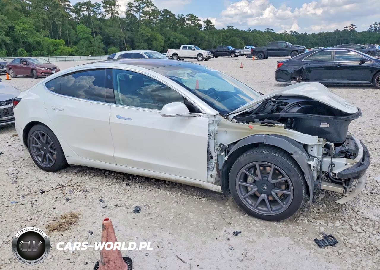 2018 Tesla Model 3 VIN:5YJ3E1EB6JF178948 - 4