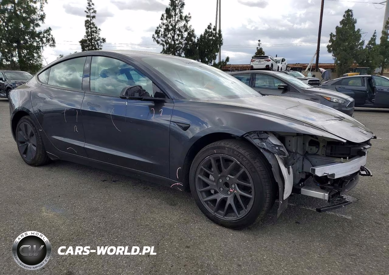 2025 Tesla Model 3 VIN:5YJ3E1EA4SF986370 - 4
