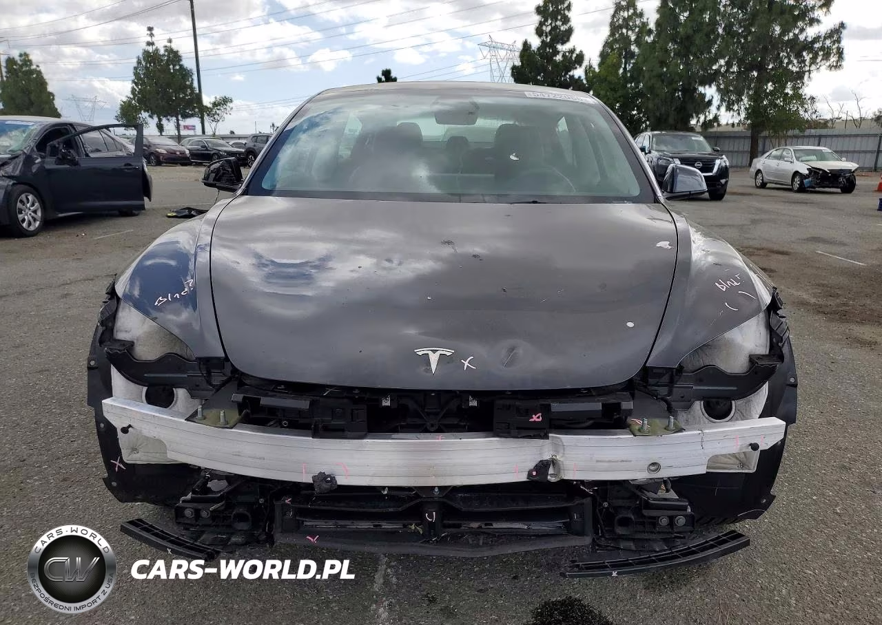 2025 Tesla Model 3 VIN:5YJ3E1EA4SF986370 - 5