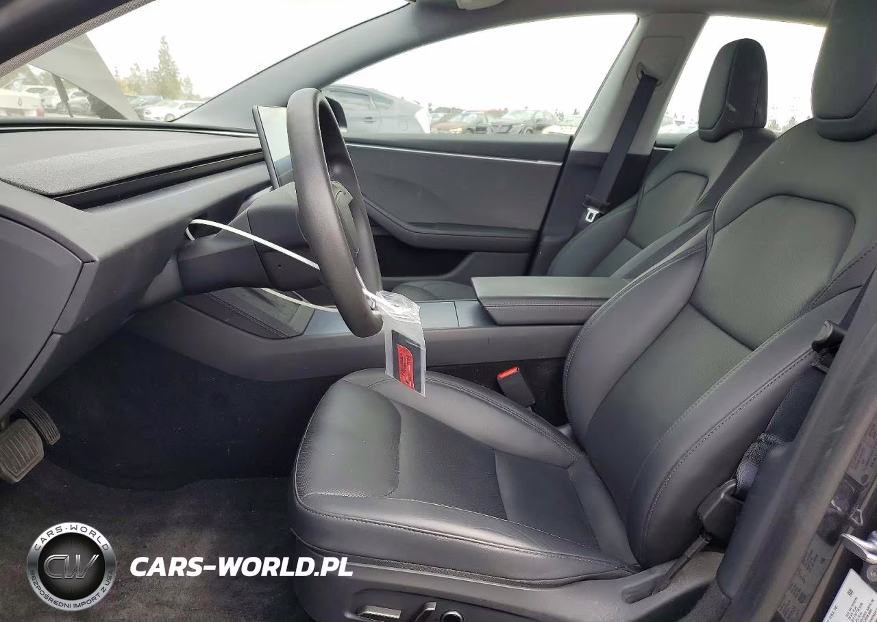 2025 Tesla Model 3 VIN:5YJ3E1EA4SF986370 - 7