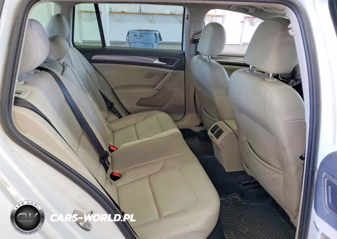 2018 Volkswagen Golf Alltrack S VIN:3VWM17AU1JM759437 - 10