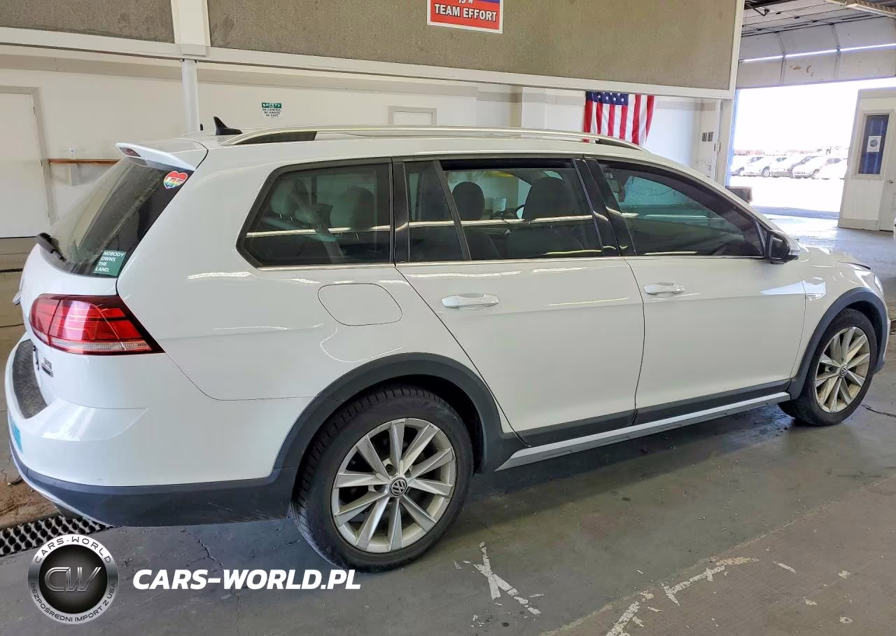 2018 Volkswagen Golf Alltrack S VIN:3VWM17AU1JM759437 - 3