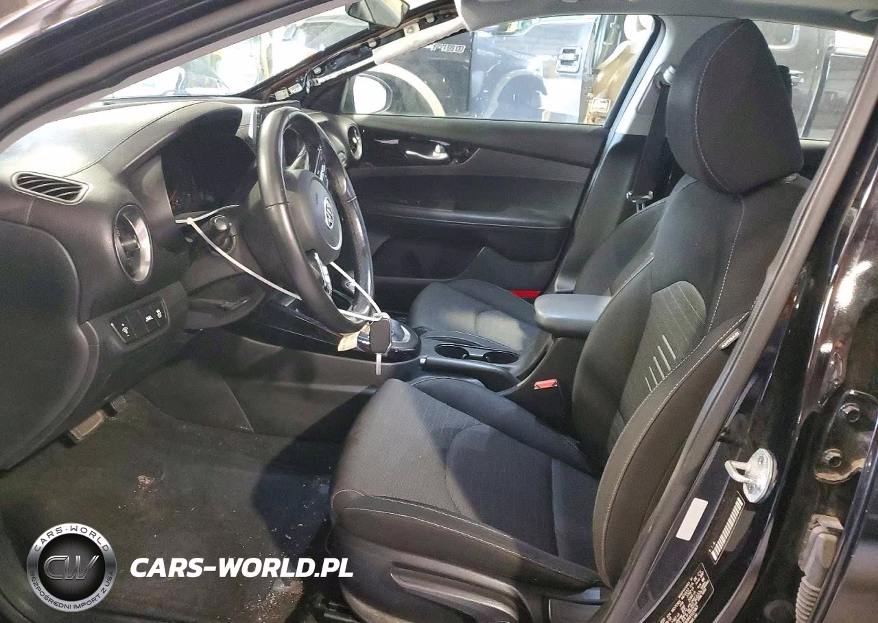 2019 Kia Forte S VIN:3KPF34AD8KE022963 - 7