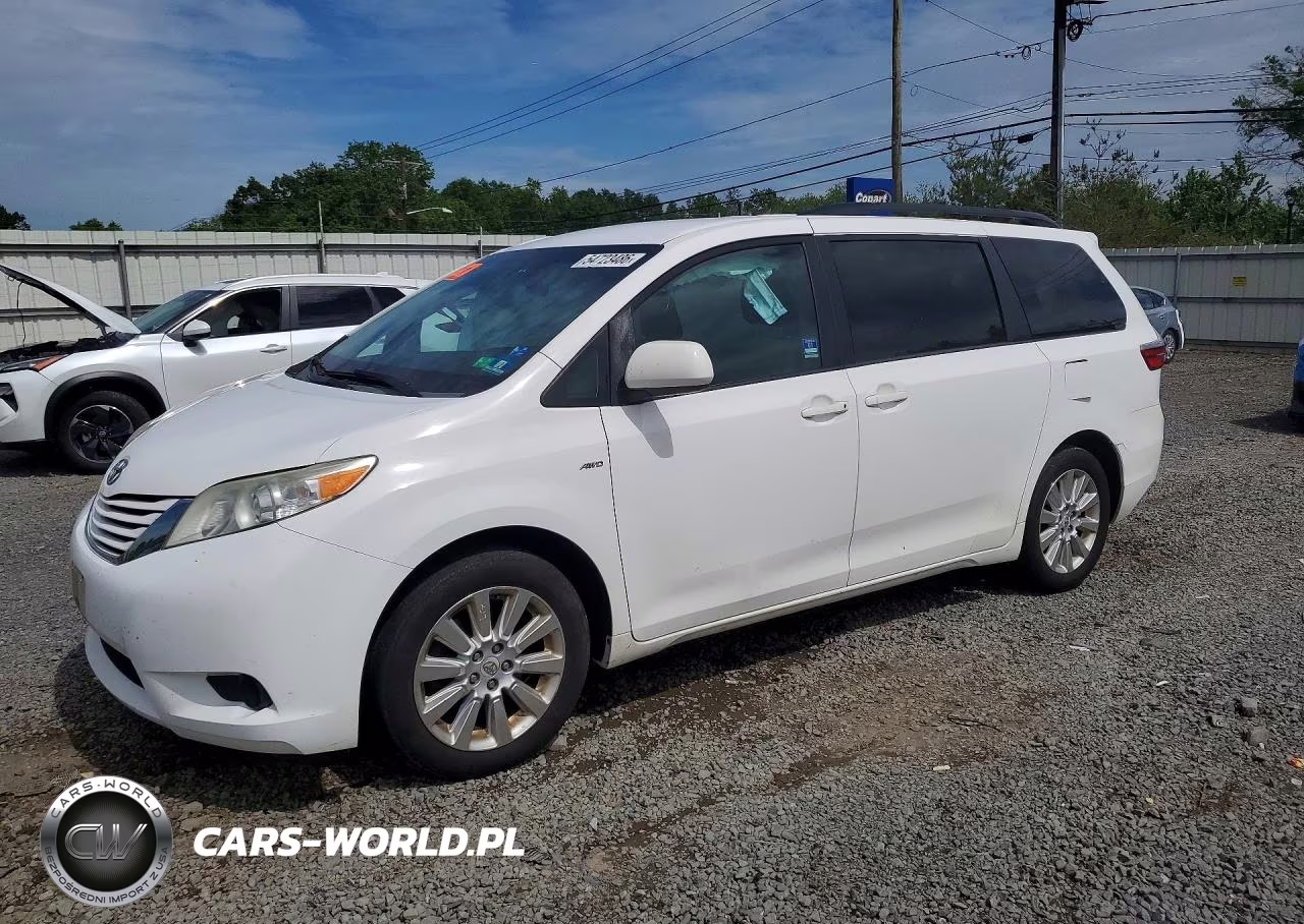 2016 Toyota Sienna Le – zdjęcie 1 z 13