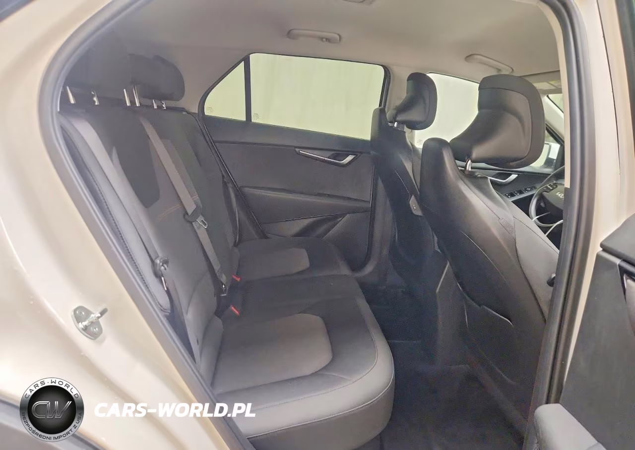 2026 Kia Niro Lx VIN:KNDCP3LE8T5323141 - 10