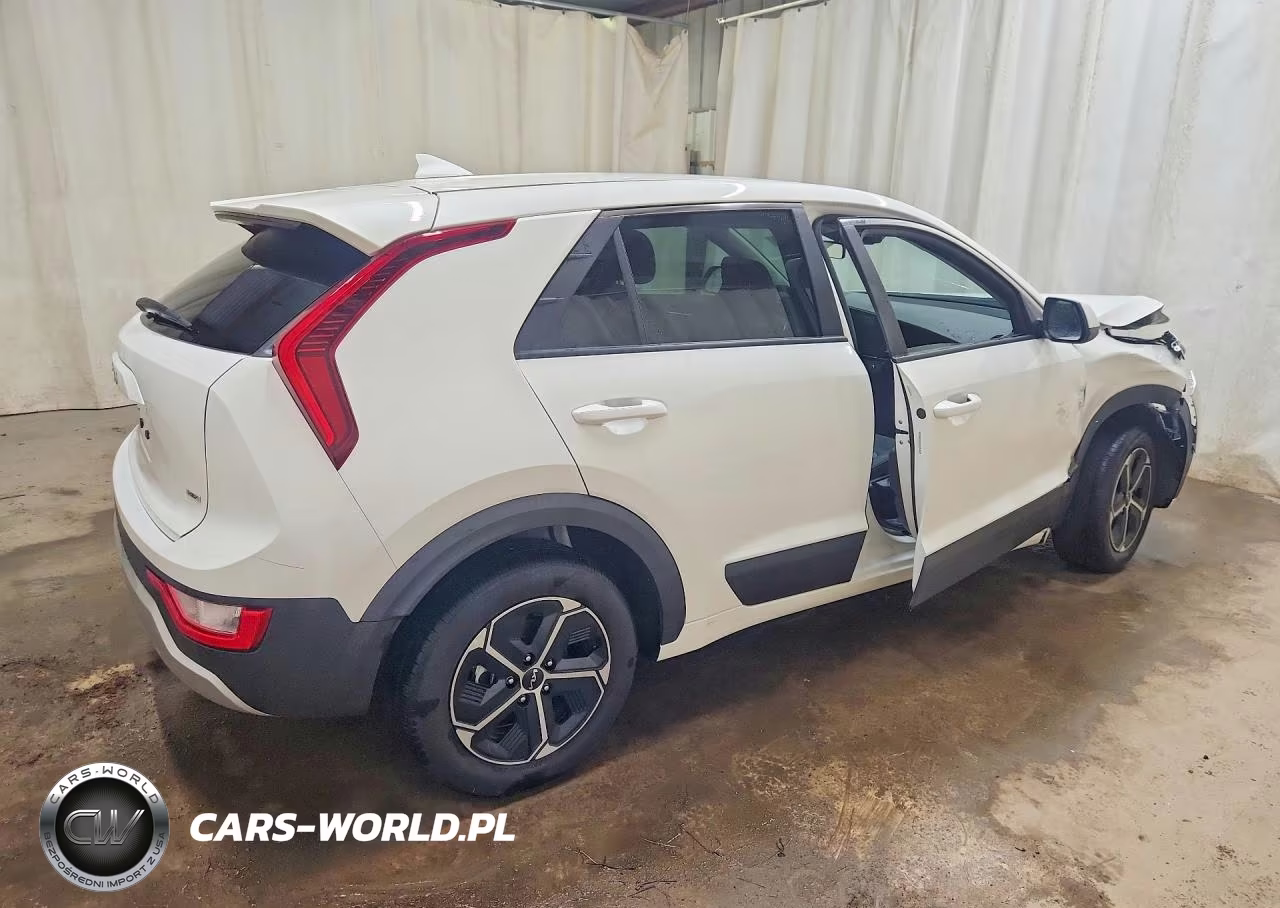 2026 Kia Niro Lx VIN:KNDCP3LE8T5323141 - 3