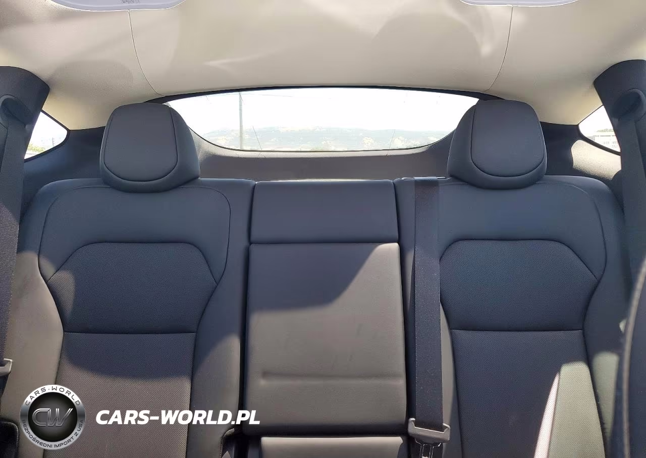 2026 Tesla Model Y VIN:7SAYGDEE0TF328067 - 10