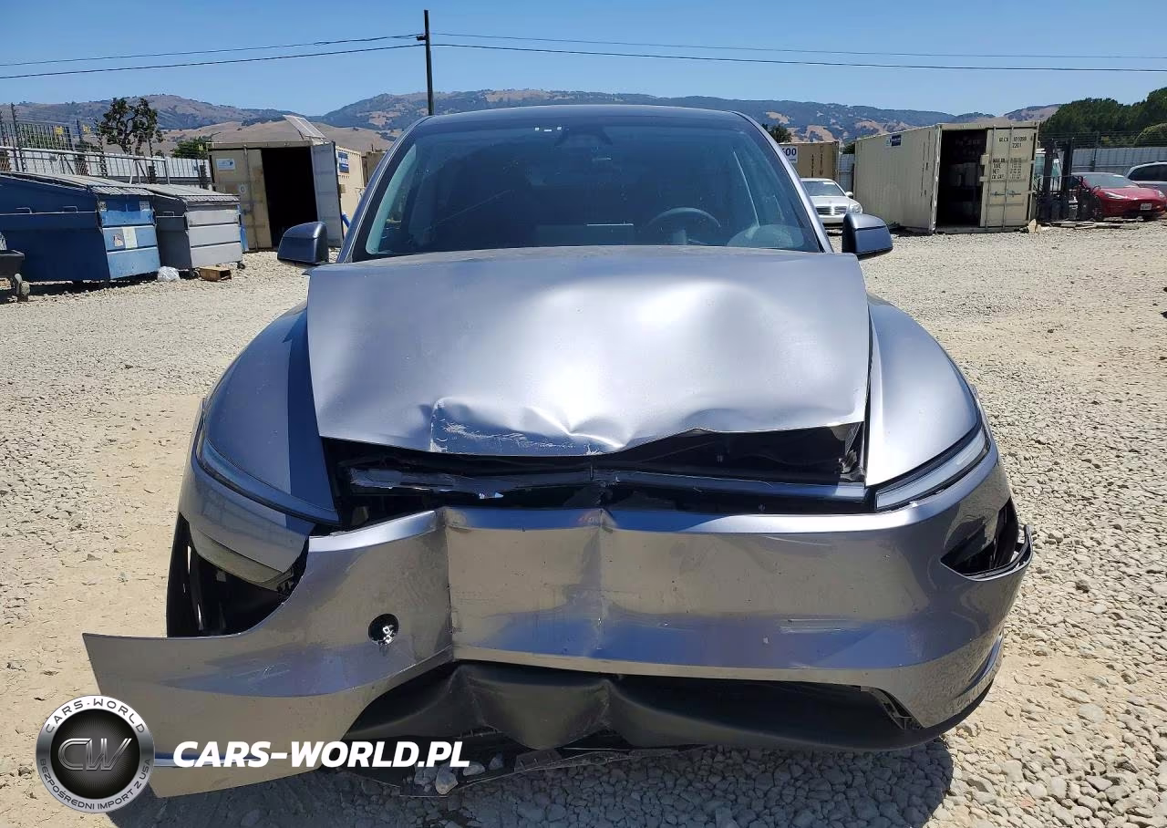 2026 Tesla Model Y VIN:7SAYGDEE0TF328067 - 5