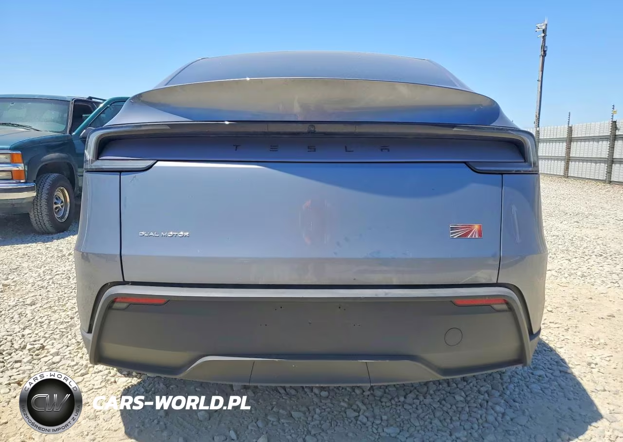 2026 Tesla Model Y VIN:7SAYGDEE0TF328067 - 6