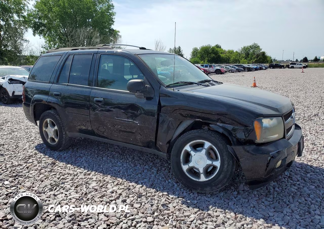 2008 Chevrolet Trailblazer Ls VIN:1GNDT13S482132018 - 4