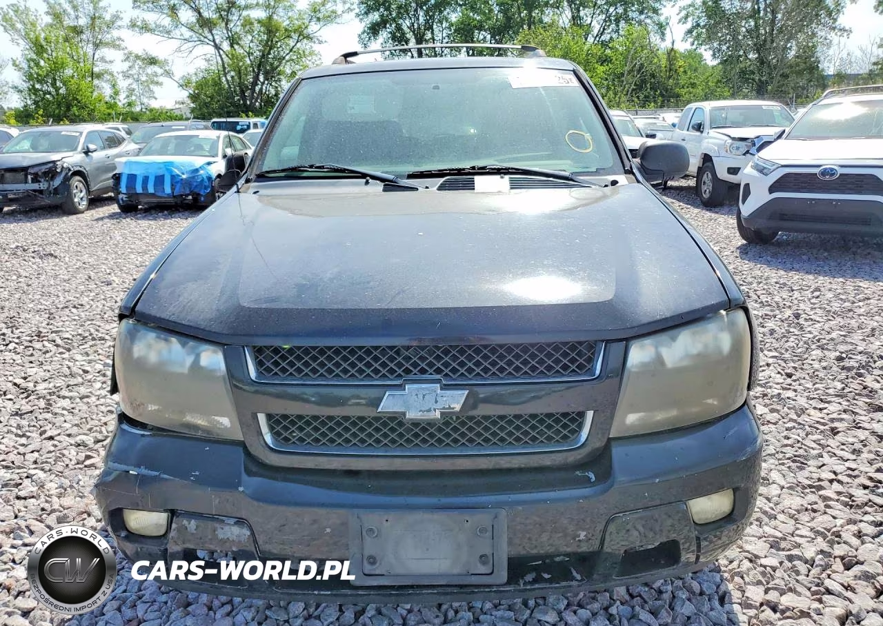 2008 Chevrolet Trailblazer Ls VIN:1GNDT13S482132018 - 5