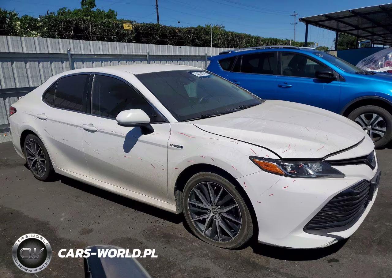 2018 Toyota Camry Le VIN:4T1B31HK4JU504228 - 4