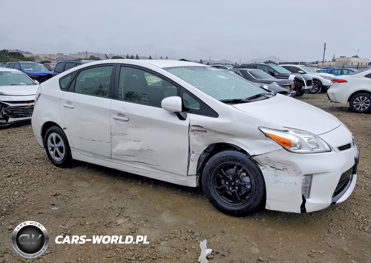 2012 Toyota Prius Four VIN:JTDKN3DU8C5486573 - 4
