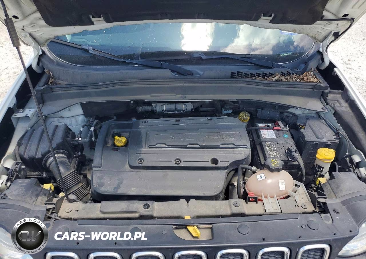 2018 Jeep Renegade Latitude VIN:ZACCJABH0JPG98544 - 11