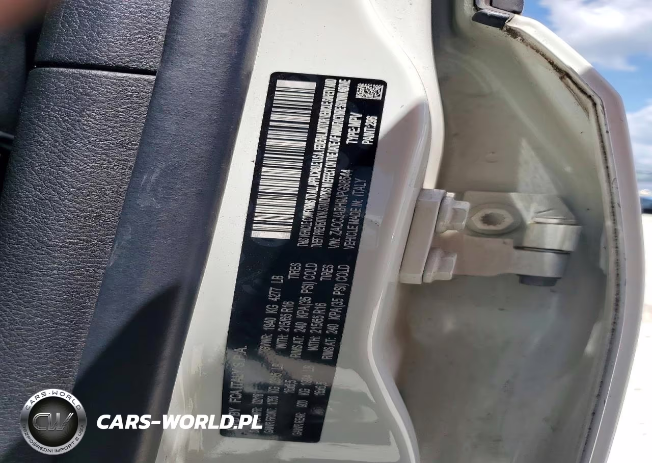 2018 Jeep Renegade Latitude VIN:ZACCJABH0JPG98544 - 12
