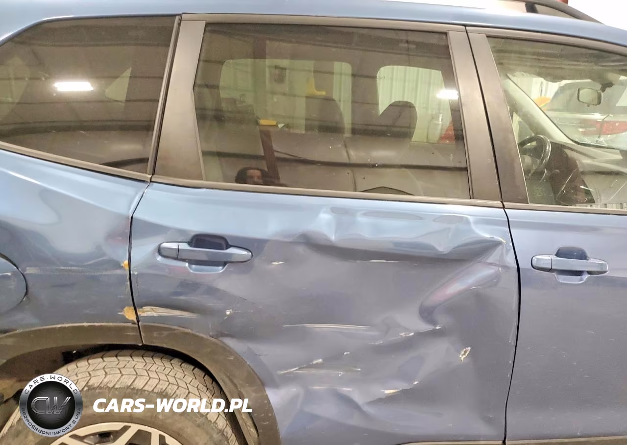 2019 Subaru Forester Premium VIN:JF2SKAEC8KH428108 - 10