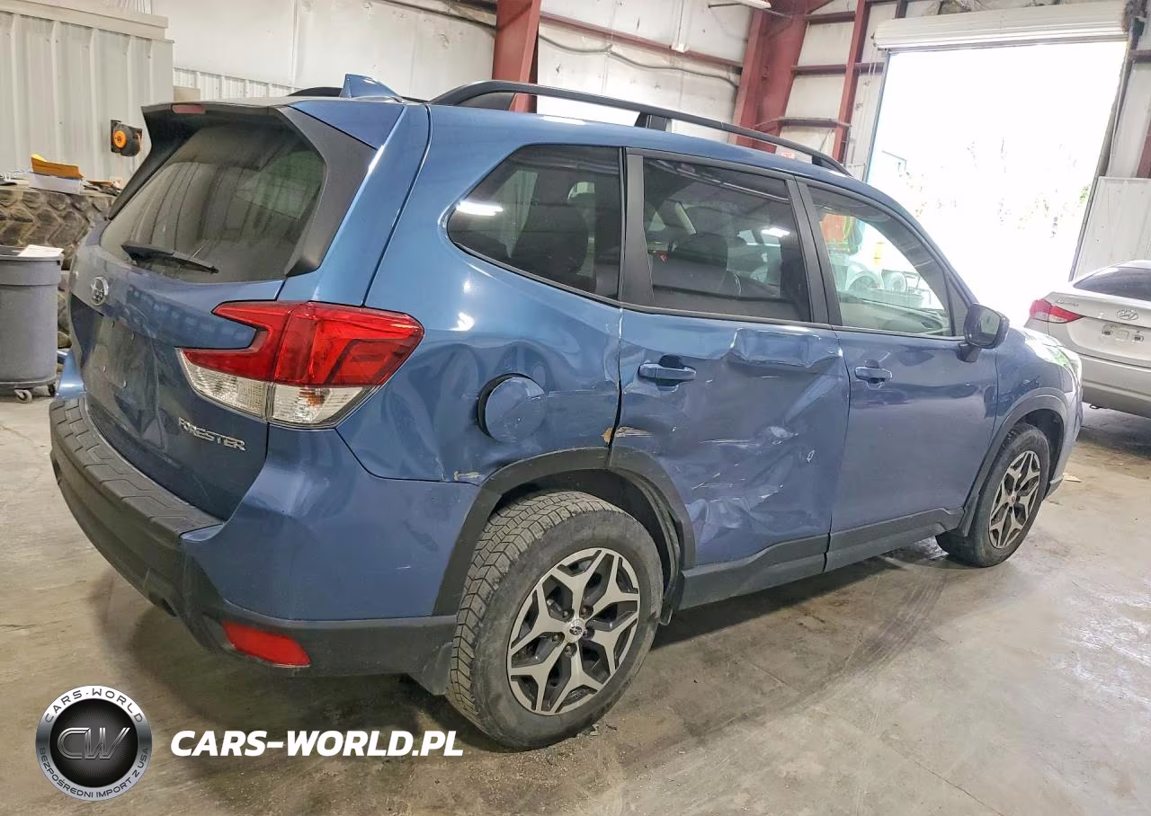 2019 Subaru Forester Premium VIN:JF2SKAEC8KH428108 - 3
