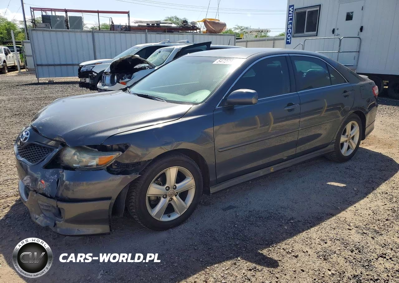2011 Toyota Camry Base – zdjęcie 1 z 12