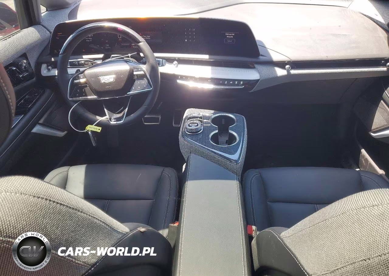 2025 Cadillac Optiq Luxury VIN:3GYK3BMRXSS267902 - 8