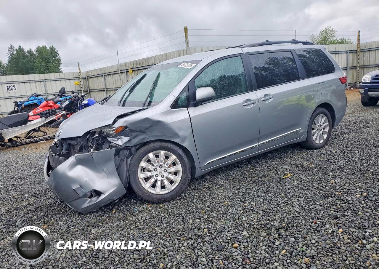 2015 Toyota Sienna Le – zdjęcie 1 z 13
