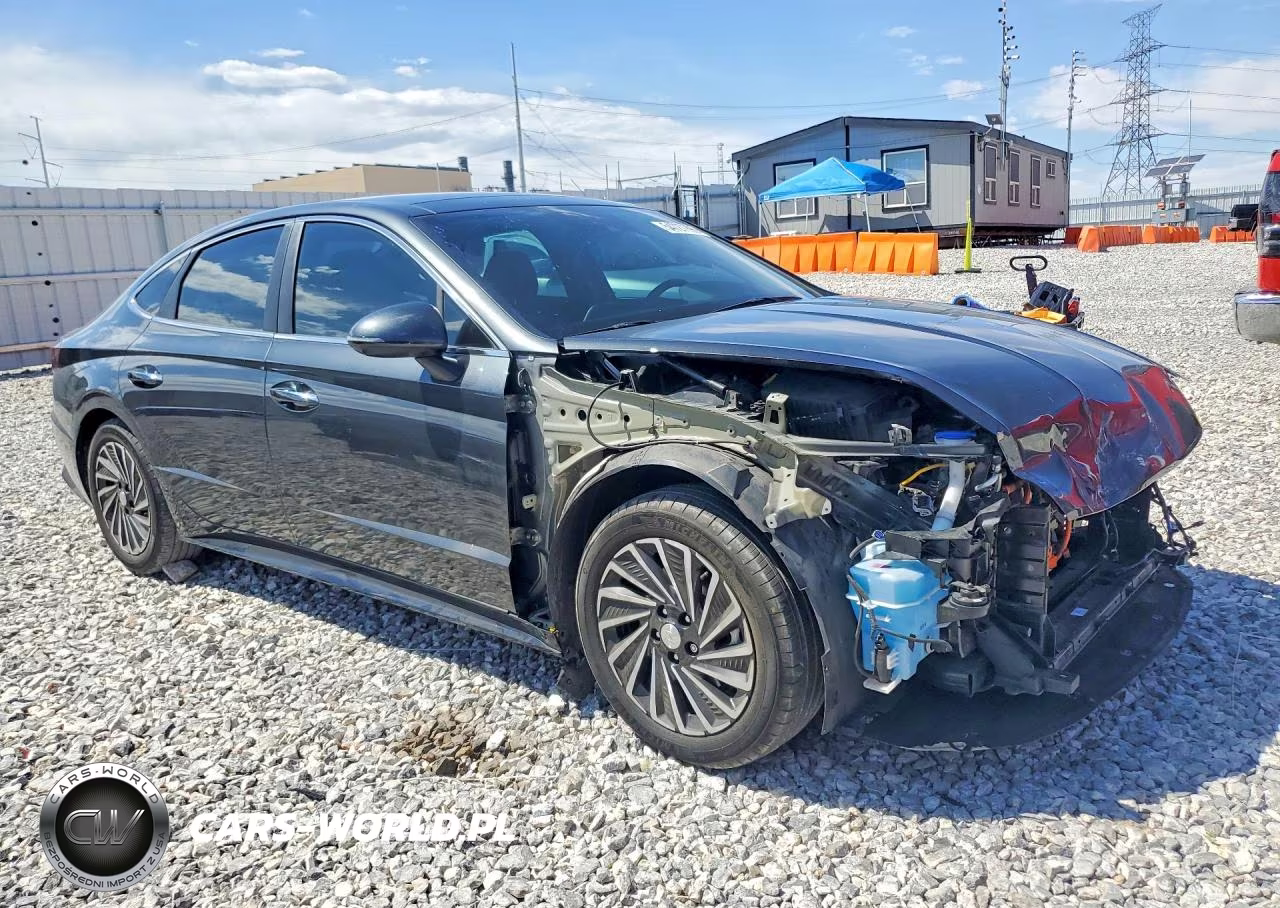 2023 Hyundai Sonata Hybrid Limited VIN:KMHL54JJ0PA070028 - 4