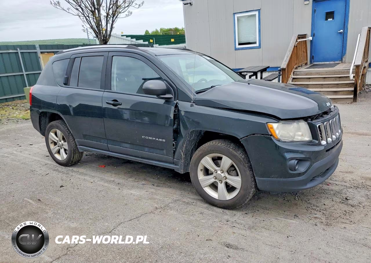 2013 Jeep Compass Latitude VIN:1C4NJDEB3DD222714 - 4