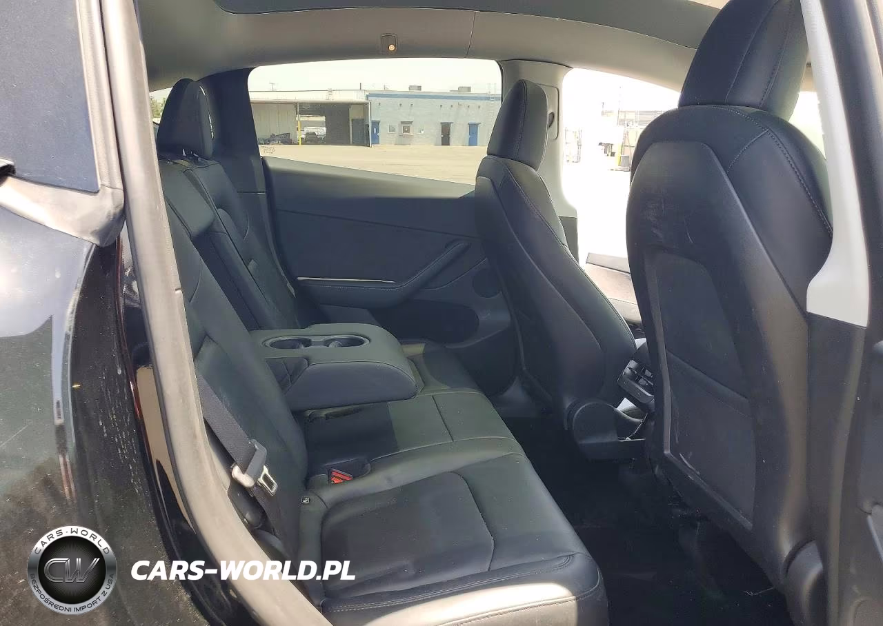 2022 Tesla Model Y VIN:7SAYGDEE6NF555153 - 11