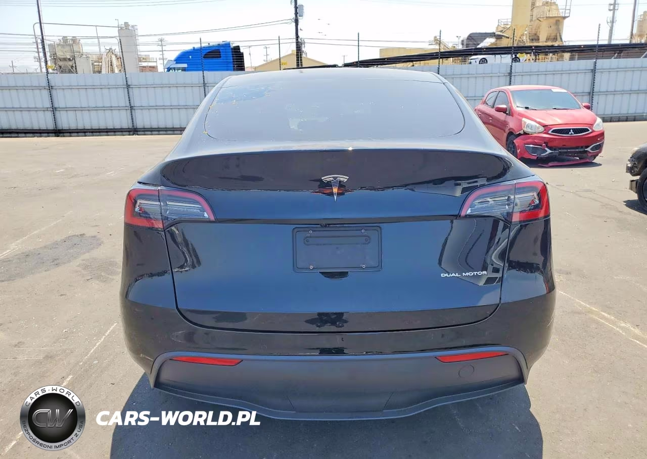 2022 Tesla Model Y VIN:7SAYGDEE6NF555153 - 6