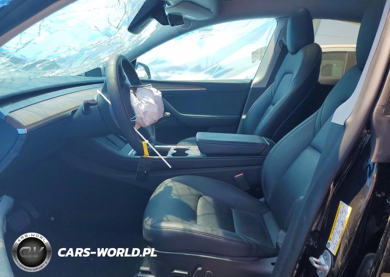 2022 Tesla Model Y VIN:7SAYGDEE6NF555153 - 7